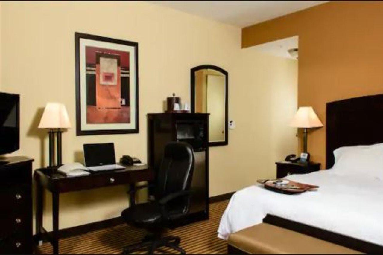 Hotel Hampton &