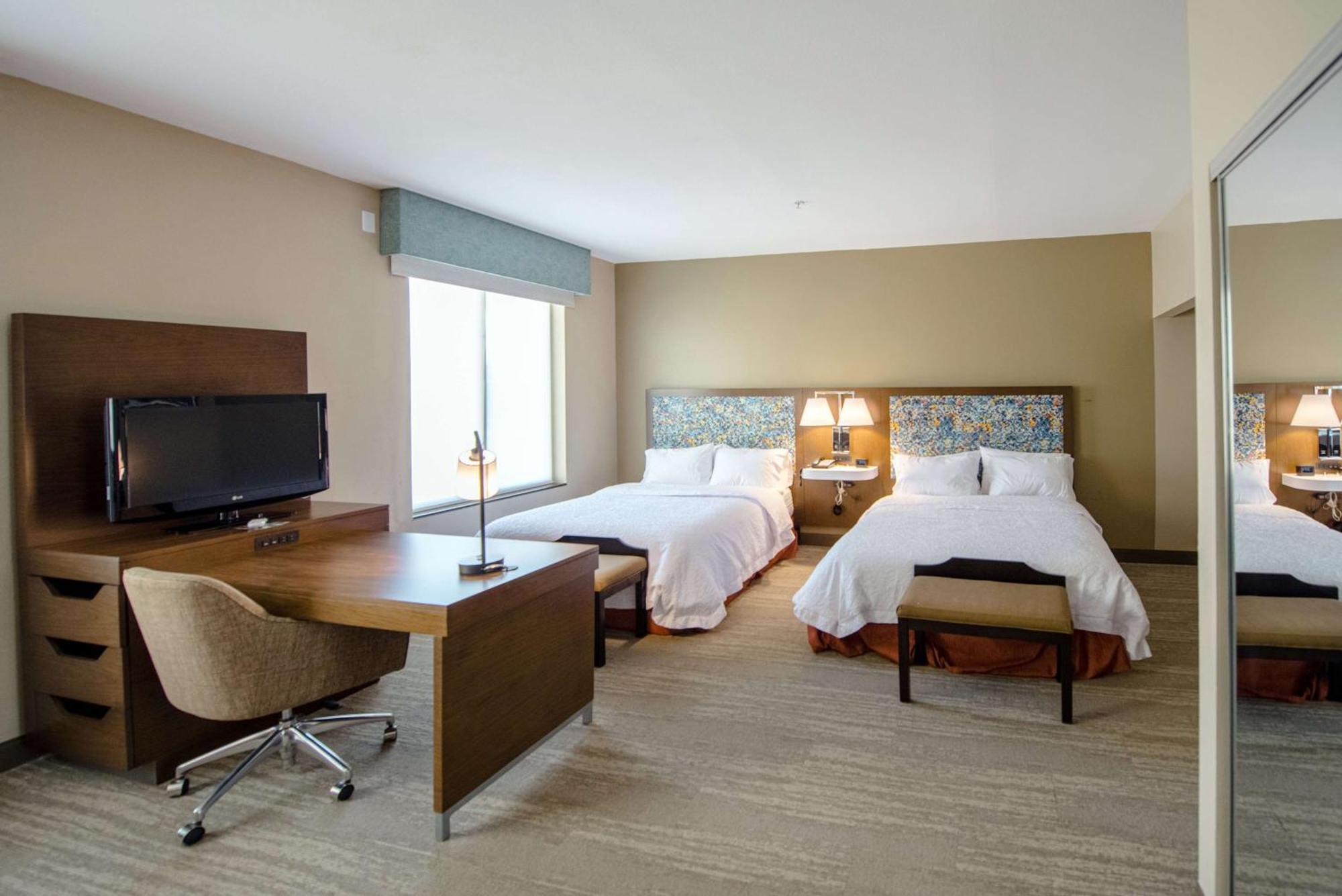 Hampton & Hotel 3*