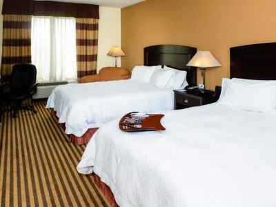 Hampton & Hotel
