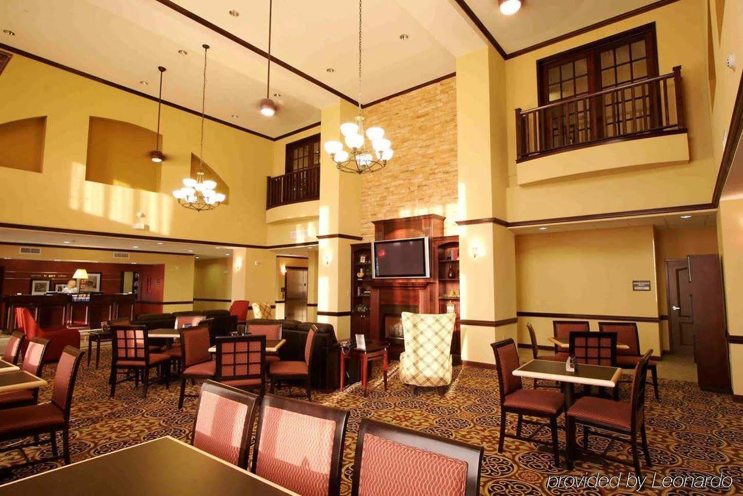 Hampton & Hotel 3*